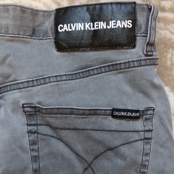 Calvin Klein Men's Grey Khaki Color Jeans! Size is 34x32 - Picture 3 of 4